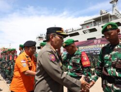 Wali Kota Dampingi Panglima TNI Laksamana Yudo Margono Lepas Satgas Pamtas Papua di Makassar