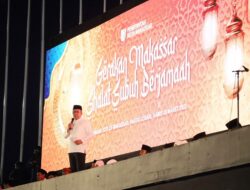 Danny-Fatma Salat Subuh Berjamaah Bersama Ribuan Masyarakat di Pekan Kedua Ramadan 1444 Hijriah