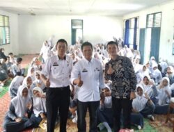 Kadis Kominfo Sinjai Paparkan Peran Teknologi dalam Demokrasi di Hadapan Ratusan Pelajar