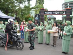 Puluhan Personel Naik Pangkat, Dandim 1408/Mks Pimpin Bagi Takjil Ungkapkan Syukur