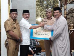 Wabup Gowa Serahkan Bantuan untuk Masjid Lailatul Qadri