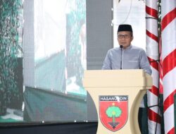 Danny Pomanto Dampingi Pangdam XIV Hasanuddin Bagi-Bagi Sembako ke Anak Yatim Piatu