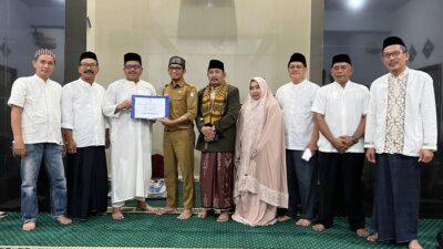 Dinas PU Makassar Serahkan Bantuan Hibah untuk Masjid