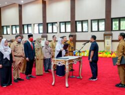 Lantik 13 Pejabat Pemprov Sulsel, Andi Sudirman: Bangun Pondasi Kuat, Loyalitas untuk Teamwork