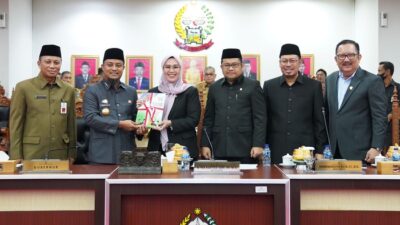 Gubernur Terima Rekomendasi DPRD Sulsel Atas LKPJ Tahun Anggaran 2022