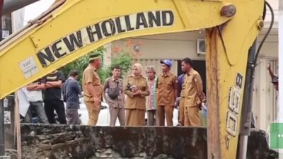 Camat Wajo Apresiasi Dinas PU Makassar Lakukan Normalisasi Drainase di Kelurahan Melayu