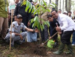Gubernur Canangkan Gerakan Siswa Andalan Menanam 1 Juta Pohon
