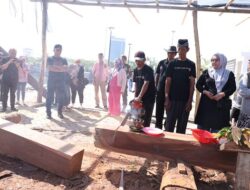 Danny Pomanto Pantau Progres Pembuatan Pinisi di CPI, Saksikan Prosesi Pemotongan Lunas Kapal