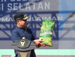 70 Truk Dilepas Gubernur Sulsel Salurkan Program Mandiri Benih Tahap 3