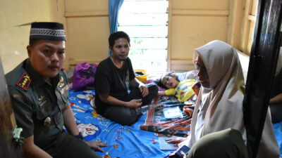 Viral Bocah Penderita Usus Bocor Tak Kunjung Sembuh, Pangdam XIV/Hsn Utus Dandim Serahkan Bantuan