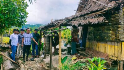 Buntut Rekreasinya ke Rammang-Rammang, Pangdam XIV/Hsn Instruksikan Bedah RTLH Milik Marbot Masjid