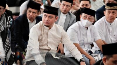 Bupati Gowa Adnan Purichta Ichsan dan Wabup Abd Rauf Malaganni bersama Forkopimda Gowa saat sholat Idul Fitri.(foto:ist)