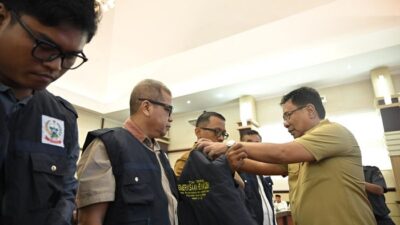 Asisten I Pemprov Sulsel Lepas Petugas Kesehatan Hewan Kurban