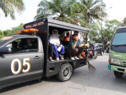 Fatmawati Rusdi Gunakan Mobil Patroli, Pantau Gerakan Bersih Taman Kota