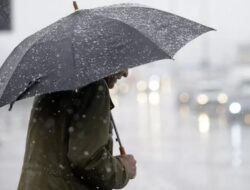 Waspada Potensi Hujan Deras, Angin Kencang dan Banjir Rob Hari Ini