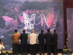 Kongres Arsitek se-ASEAN di Makassar Resmi Dibuka, Menteri PUPR dan Wali Kota Lakukan Sketsa Tongkonan