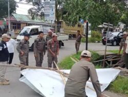 Satpol PP Tertibkan Baliho di Area Kota Sinjai, Ini Alasannya