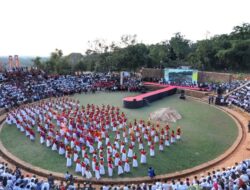 250 Penari Kolosal Warnai Pembukaan YCC Apeksi di Colloseum Tokka Tena Rata