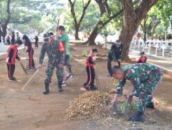 Pembersihan TMP Libatkan Masyarakat,  Danramil 1408-10/Pnk: Bangsa Besar Adalah yang Hargai Jasa Pahlawannya 