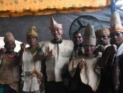 Bangga dan Bahagia Dikunjungi, Suku Bunggu Nobatkan Pangdam XIV/Hsn Sebagai Warga Kehormatan