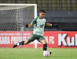 Cerita Kiper PSM Makassar dan Ball Boy Yang Beruntung