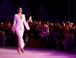 Miss Universe Laos Tampil di Panggung F8 Makassar, Kenakan Busana Rancangan Desainer Terkenal