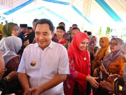 Momen Pj Gubernur Disambut Antusias Masyarakat saat Kunker ke Wajo