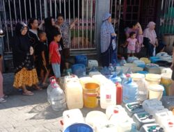 2 Bulan Dilanda Kekeringan, Tenriolle Suplai 5.000 Liter Air Bersih ke Rappokalling