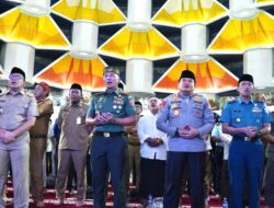 Sulsel Bershalawat, Pangdam Hasanuddin Berbaur dengan Ribuan Warga Makassar