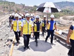 Pj Gubernur Tinjau Bendungan Pamukkulu, Progres Pembangunan Sudah 80 Persen