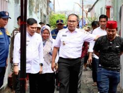 Danny Tinjau Lokasi Kebakaran di Jalan Serigala, Camat Mamajang Sebut 19 KK Menjadi Korban