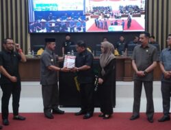 Pemkab Gowa Serahkan Ranperda APBD Tahun 2024