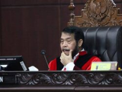 MK Tolak Gugatan Batas Maksimal Usia Capres-Cawapres 70 Tahun