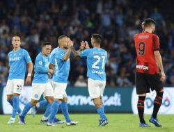 Sengit! Napoli Tahan AC Milan 2-2
