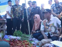 Pj Bupati Takalar Sidak Pasar, Sebut Harga Bahan Pangan Relatif Stabil