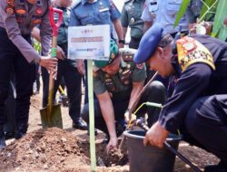 Penanaman Serentak 10 Juta Pohon Bersama Polri, Pangdam XIV/Hsn Ajak Masyarakat Hijaukan Sulsel