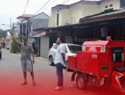 Camat Manggala Pantau Langsung Pendistribusian Air Kerumah Warga