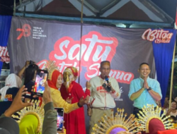 Ratusan Warga Sambut Kedatangan Rudianto Lallo di Puncak Pesta Rakyat Warga Bitoa