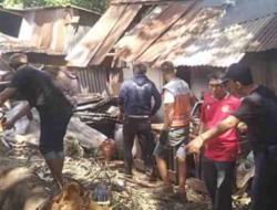 Rumah Warga Tertimpa Pohon, Anggota DPRD Makassar Turun Tangan