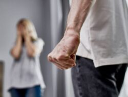 Dicurigai Punya PIL, Dosen Unhas Makassar Dihajar Suami