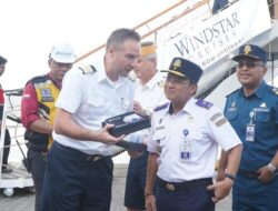 Bawa 412 Penumpang Mancanegara, Kapal Pesiar MV Star Breeze Bersandar 8 Jam di Pelabuhan Makassar