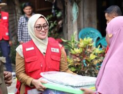 60 Rumah Terdampak Puting Beliung, 4 Rumah Alami Rusak Berat, Indah Serahkan Bantuan