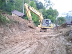 Sempat Tertutup Longsor, Jalan Poros Sinjai-Malino Sudah Bisa Dilalui Kendaraan