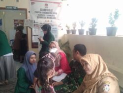 Percepatan Penurunan Stunting, Babinsa 1408-06/Mamajang Dampingi Yankes Bagi Anak dan Balita