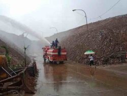 Persiapan Verifikasi Adipura, Dinas Damkar Makassar Lakukan Penyemprotan Echo Enzim di TPA Antang