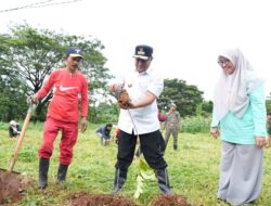 Olahraga di GOR Sudiang, Barisan Muda Putra Pongka Tanam Sukun Bersama Pj Gubernur Sulsel