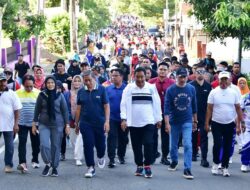 Isi Liburan, Bahtiar Jalan Sehat Bareng Ribuan Warga Wajo