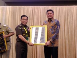 Bupati Gowa Raih Penghargaan Role Model Kepala Daerah dari Kajati Sulsel 