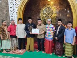 Safari Ramadhan di Masjid Jannatul Firdaus, Sekwan DPRD Serahkan Rp50 Juta 