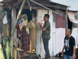 Berbagi di Ramadhan, Disbudpar Sulsel Door To Door Bagikan Bingkisan